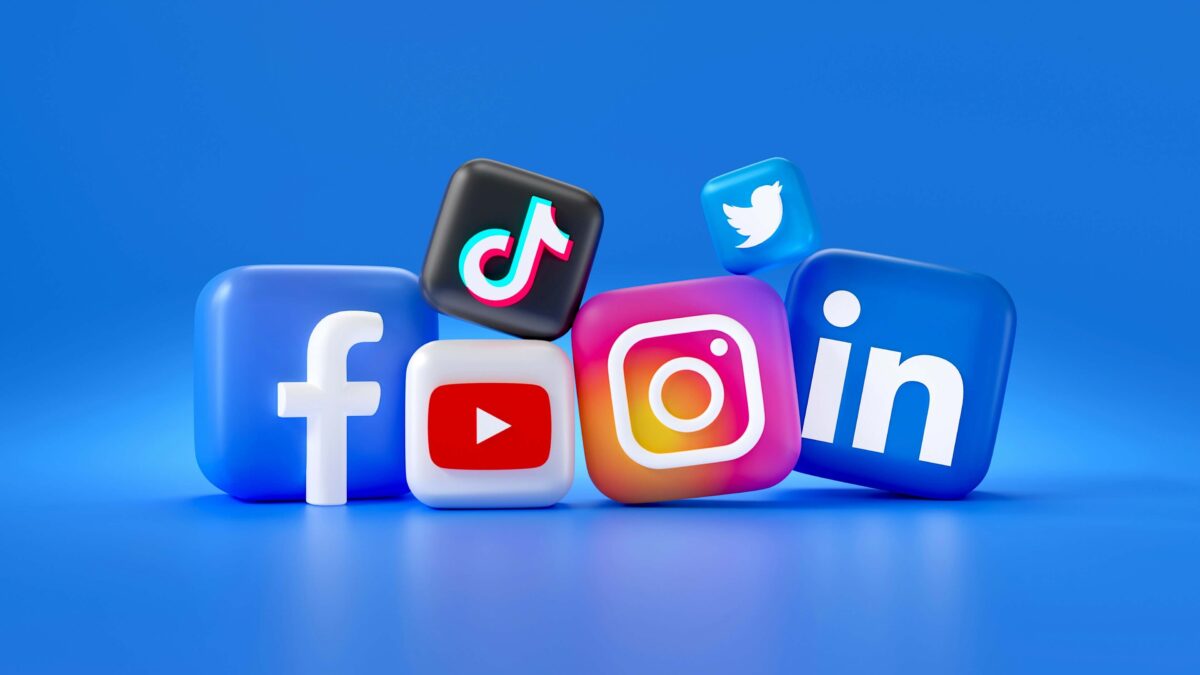 social media apps in bundled cubes